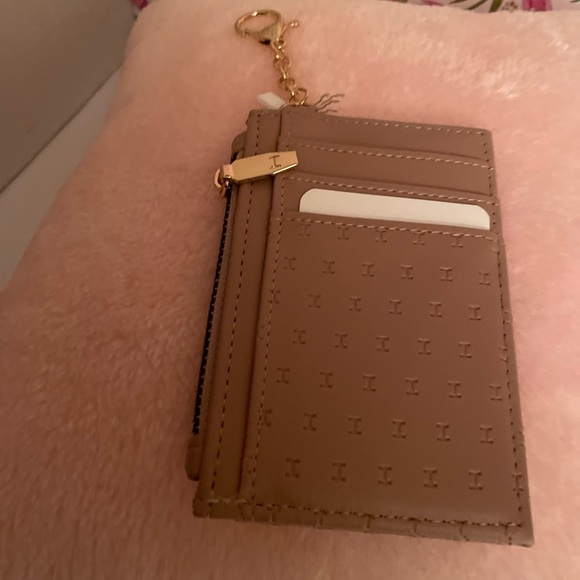 Halston Credit Card Holder with attached key chain Blush color , slim carrycase - Picture 2 of 3